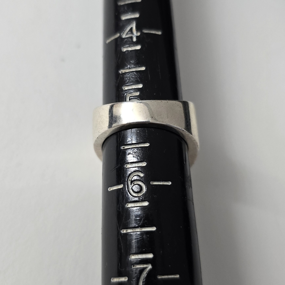 Sterling Silver 925 Elegang Ring - Picture 2 of 8
